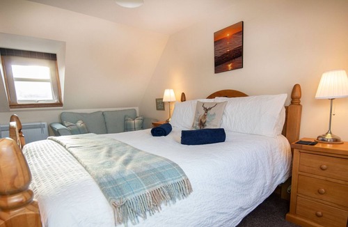 Dornoch Cottage | Traditional Cottage near Embo Beach