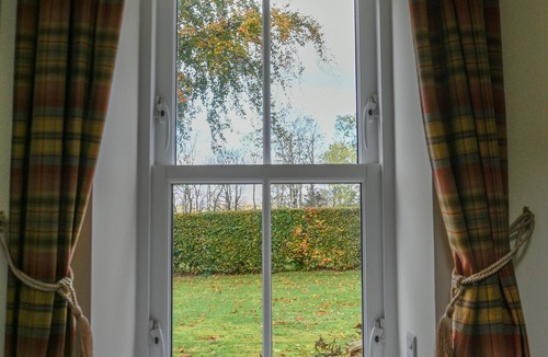 Benderloch Cottage | Traditional scottish farm cottage with Highland Cows on your doorstep
