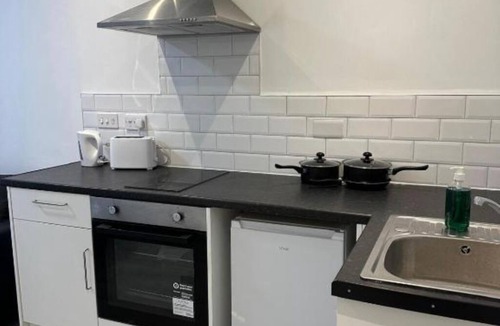 Scunthorpe Apartment | Train Station Aparthotel - Free Wifi, Free Parking One-Bedroom Apartment