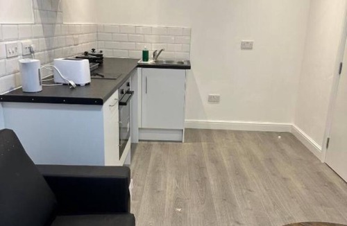 Scunthorpe Apartment | Train Station Aparthotel - Free Wifi, Free Parking One-Bedroom Apartment