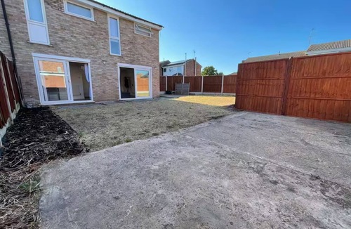 Colchester Apartment | Tranquil 3-bedroom apartment with AC in pleasant Colchester