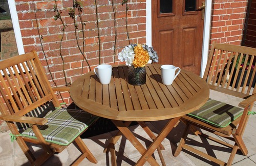 Saxmundham Cottage | Tranquil Cottage adjoining rural farmhouse 5 miles from Suffolk Coast