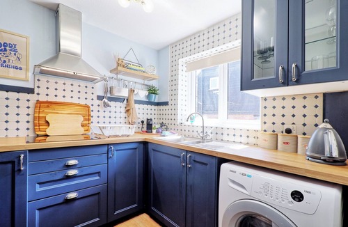 Buckhurst Hill House | Tranquil Garden Retreat in Buckhurst Hill