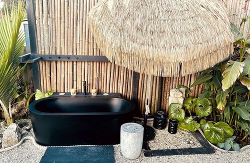 Little Wanganui Cabin | Tranquil Glamping Oasis: Luxurious Cabin on the Coast in Karamea, New Zealand