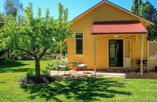 Ferniehurst Cottage | Tranquil Retreat For Two - the perfect escape!