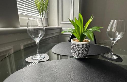 North West Apartment | Trendy West End Apartment, Glasgow