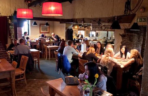 Redruth Hotel | Tricky's Hotel