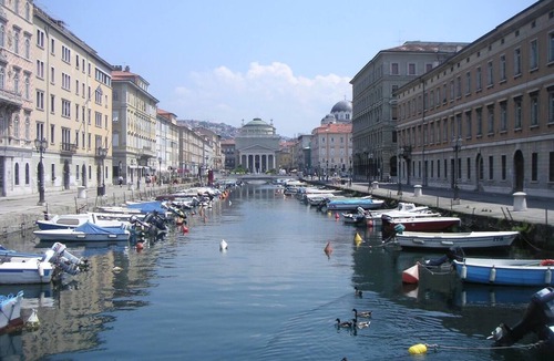 Trieste City Centre Apartment | Trieste: stylish city apartment