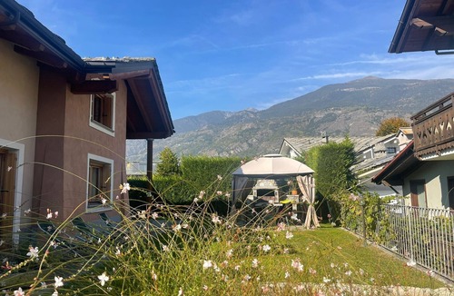 Pila Apartment | ‘Trilocale 8’ Apartment with Mountain View, Shared Terrace & Wi-Fi