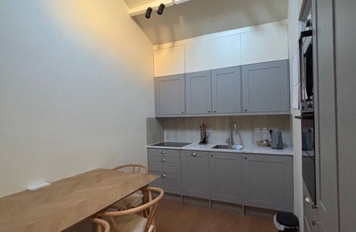 Royston Apartment | Triple Studios - Studio Apartment, Sleeps 3
