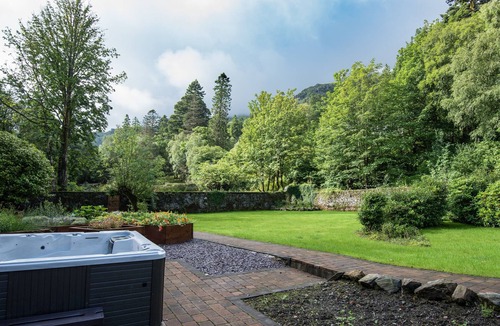 Arrochar House | Truly exceptional wellness retreat with hot tub and private garden.
