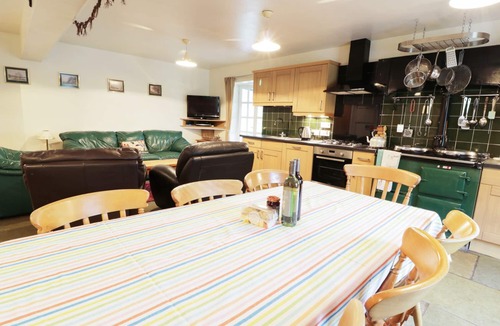 Buchanty Cottage | TULCHAN LODGE, pet friendly, with open fire in Crieff