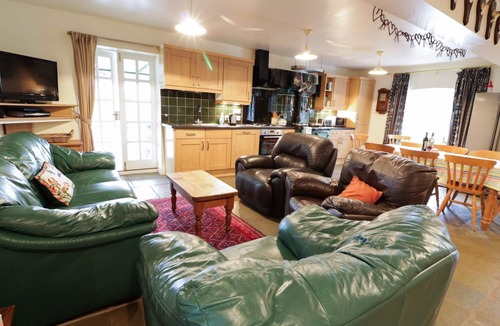 Buchanty Cottage | TULCHAN LODGE, pet friendly, with open fire in Crieff