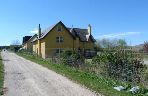 Buchanty Cottage | TULCHAN LODGE, pet friendly, with open fire in Crieff
