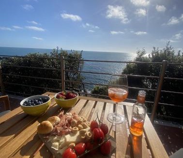 Rosignano Marittimo Apartment | Tuscan seafront apartment with private access to sea