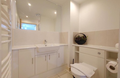 Newham Apartment | Two-Bedroom Apartment with River Views