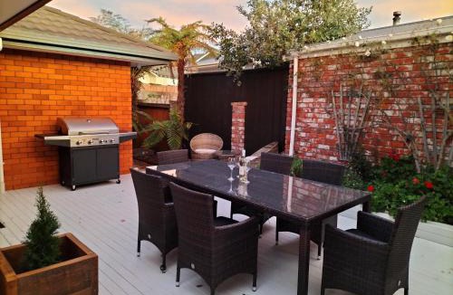 Blenheim Bed & Breakfast | Two Totara Townhouse One Bedroom Executive Townhouse