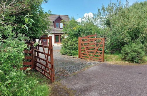 Lochdon House | Tylone - pet friendly property in a peaceful setting
