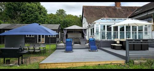 Elstree House | Unique House with Hot Tub Near London&Harry Potter