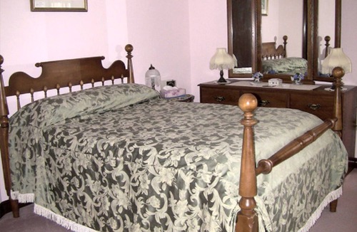 Granton Cabin | Unique Rental with Stunning Gardens near Stratford, Ontario