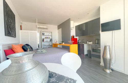 Sitges Town Center Apartment | Unique studio Apartment with amazing terrace Sitges centre beach