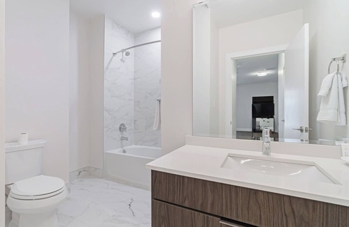Rouge Apartment | Unit 2 - Modern Fully Furnished 1 Bedroom Apartment