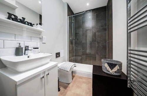 Maidstone Apartment | Unwind @ Accommodation Solution Apartment 1