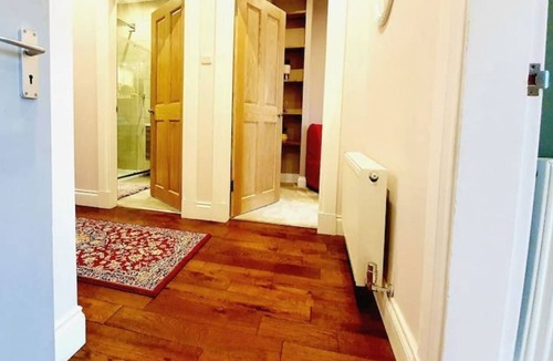 Glasgow Westend Apartment | Unwind in a Bright Airy Victorian Apartment in WE!