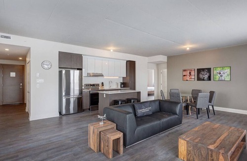 Laval Apartment | Upscale 3BR Apt: BBQ Area & Lovely Skyline Views