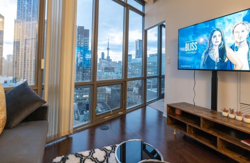 Grange Park Apartment | Urban Skyline