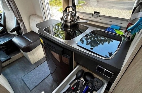 Gooshays House | Vaaroom London Explorers' Pod