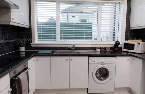 Fintry House | Vacant Nests | Ivy Cottage | 3BR | Wi-Fi