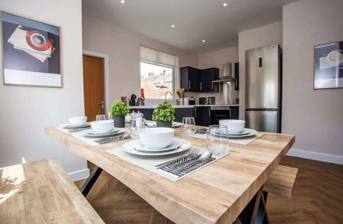Blyth House | Vacant nests | The Haughton | Spacious | Central