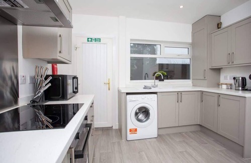 Blyth House | Vacant Nests | The Byron | Coastal | Wi-Fi