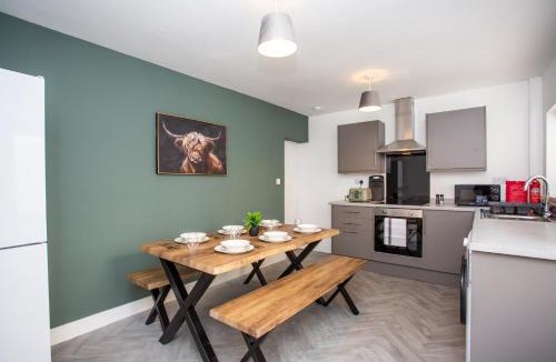 Cowpen House | Vacant nests The Cowpen 3BR Parking & Wi-Fi