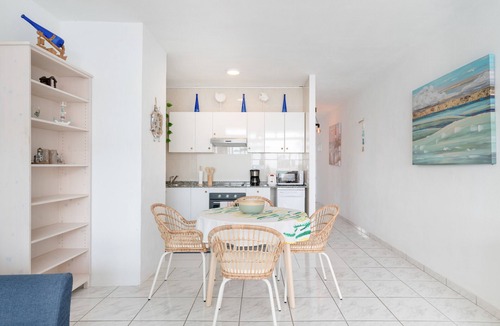 Puerto del Carmen Apartment | Vacation Apartment 'Vistamar' with Sea View and Wi-Fi
