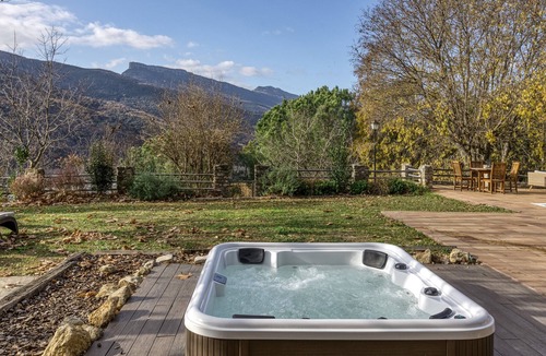 Amer Villa | Vacation Home 'Can Xera' with Mountain View, Private Pool, Terraces, A/C & Wi-Fi