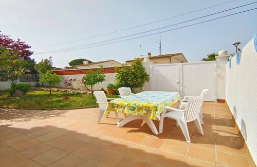 L'Escala Villa | VACAY L’Escala Villa Emily Terrace Riells Beach