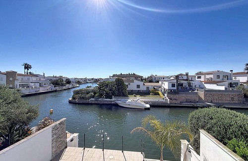Empuriabrava Ski Chalet | VALIRA PISCINE Empuriabrava - INTERimmo