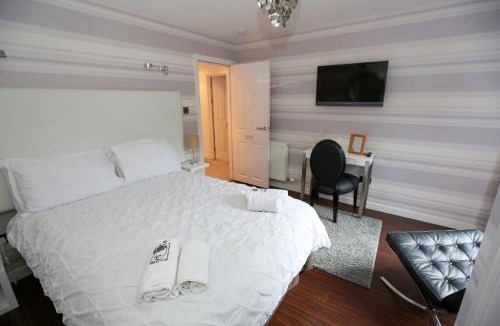 Rothesay Villa | Viewpoint Villa - Luxury 4 Bedroom villa with elevated views