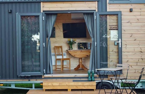 Great Horkesley House | Vilasini Hut by Tiny Away