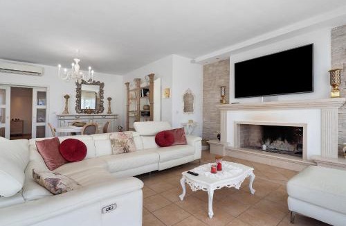 Torre Suda House | Villa Alisea
