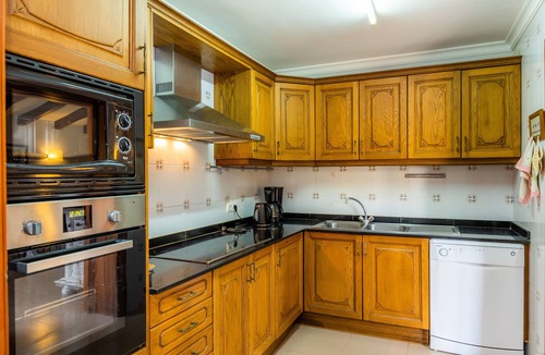 Les Palmeres Villa | Villa 'Can Magraner' with Mountain View, Wi-Fi and Air Conditioning