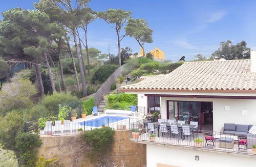 Begur Villa | Villa 'Colina' with Sea View, Wi-Fi and Air Conditioning