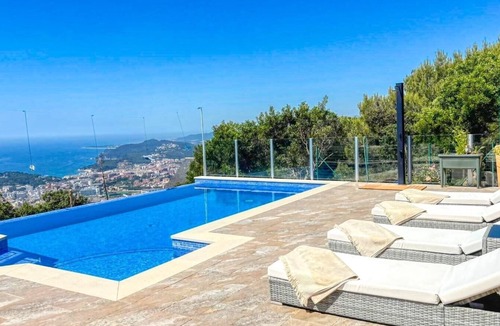 Lloret de Mar Villa | Villa 'Costacabana - Vistamar' with Sea View, Private Pool and Wi-Fi