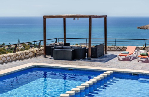 Benalmadena Costa Villa | Villa 'Holivista' with Sea View, Wi-Fi and Air Conditioning