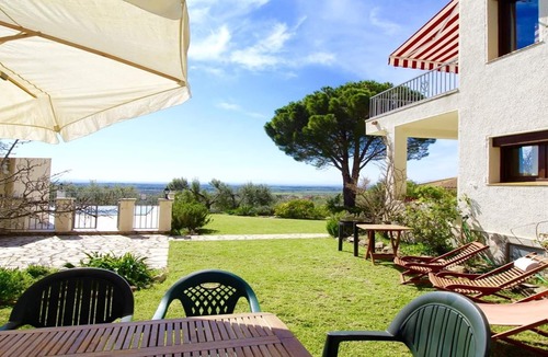 Pau House | Villa in the Privileged Urbanization "Els Olivars" of PAU. Unbeatable views over the Bay o