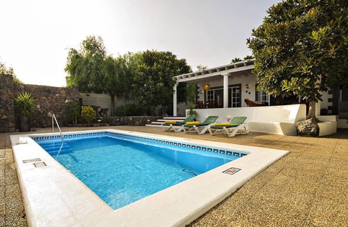 Los Mojones Villa | VILLA LA RETREAT. A unique place you will remember