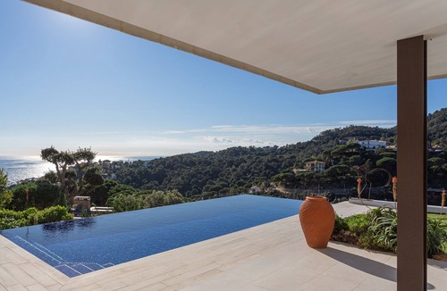 Tossa de Mar Villa | Villa 'Lucía' with Sea View, Pool, Wi-Fi and Air Conditioning