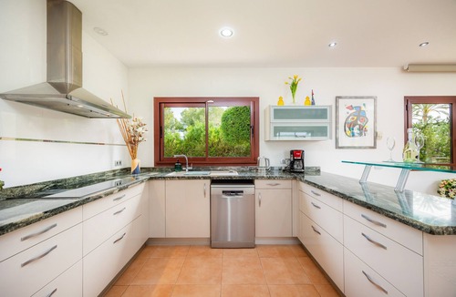 Sol de Mallorca Villa | Villa 'Luxurious Villa Sol de Mallorca' with Mountain View, Pool & Wi-Fi